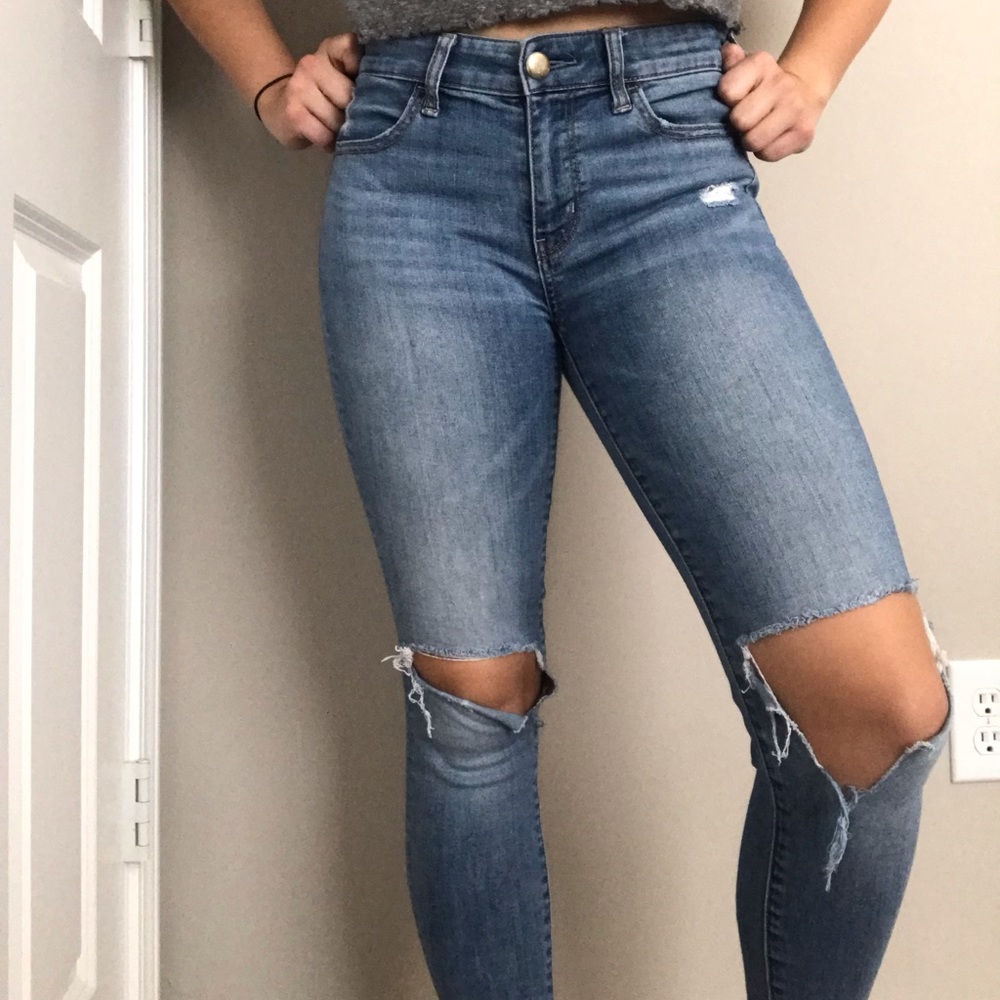 Light Wash American Eagle Jeans